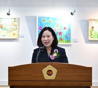 서울특별시의회 이새날 시의원, 그리아미 작가의 ‘GREEN BEE, 꿀벌의 여행’ 전시회 주최!